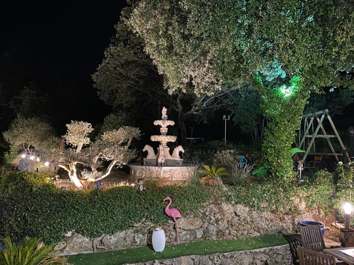 Bed and Breakfast La Vie Est Belle En Provence Tourves Exterior foto