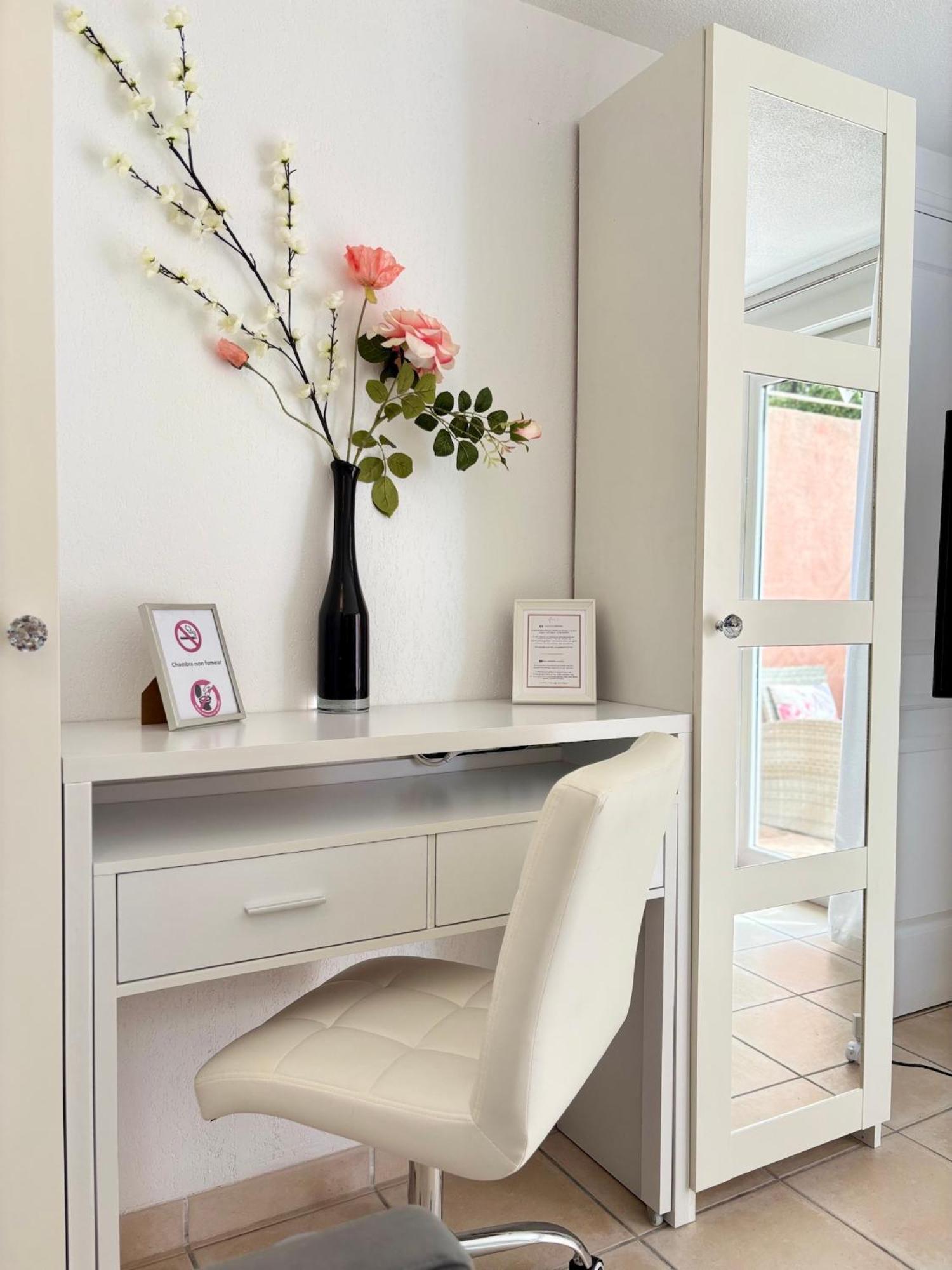 Bed and Breakfast La Vie Est Belle En Provence Tourves Exterior foto
